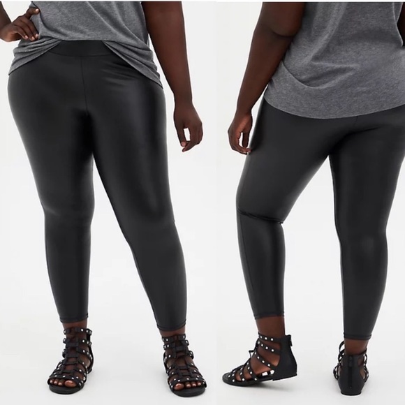 Torrid Faux Leather Legging Black Pull 